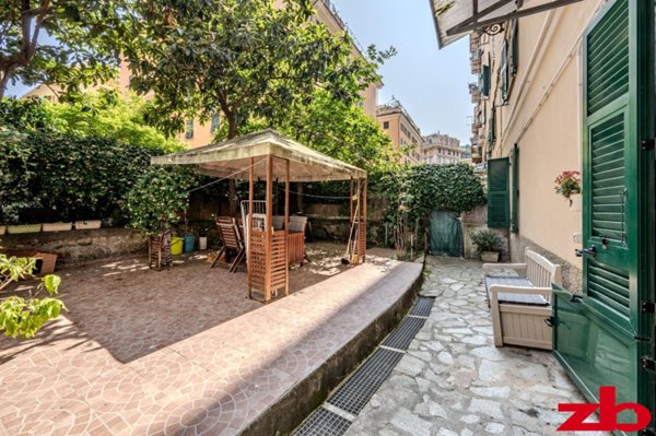 appartamento in vendita a Genova in zona Foce