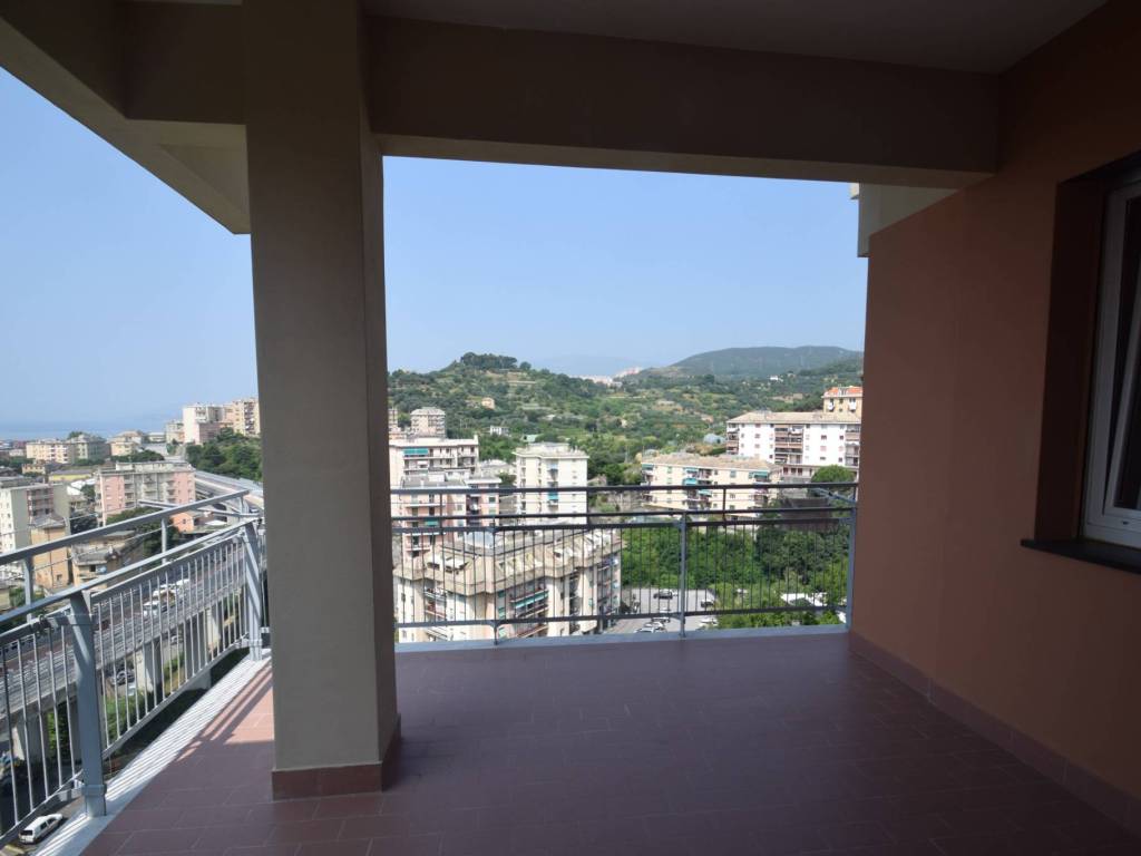 appartamento in vendita a Genova in zona Palmaro / Pra'