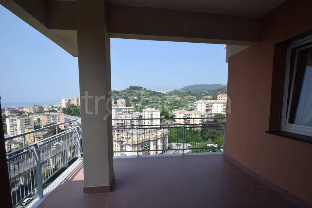 appartamento in vendita a Genova in zona Palmaro / Pra'