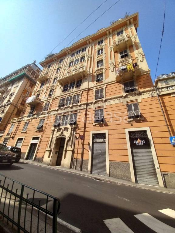 appartamento in vendita a Genova in zona Sottoripa / Maddalena / Molo