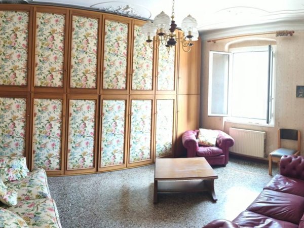 appartamento in vendita a Genova in zona Marassi