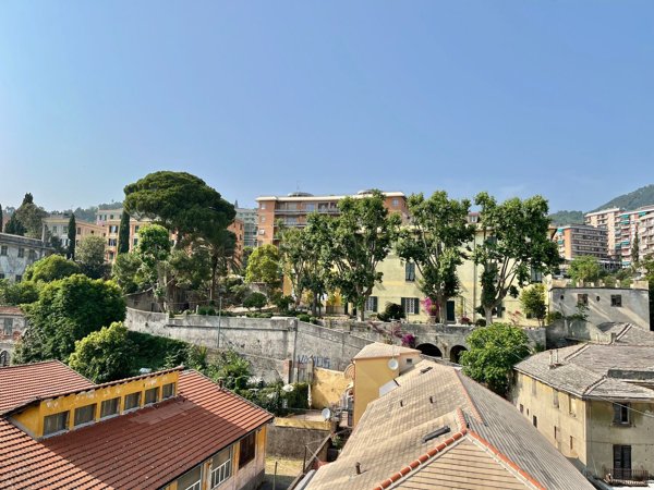 appartamento in vendita a Genova in zona Sestri Ponente