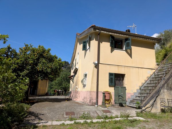casa indipendente in vendita a Genova in zona Pegli
