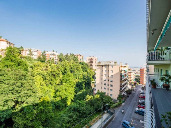 appartamento in vendita a Genova in zona Sestri Ponente