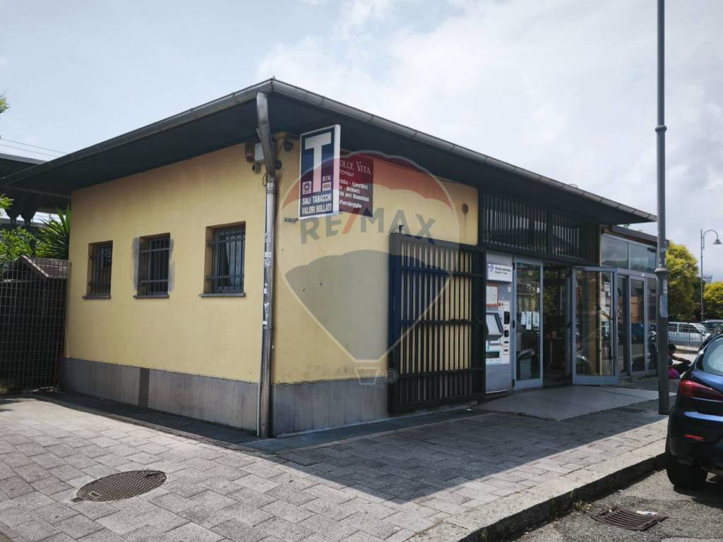 negozio in vendita a Genova in zona Palmaro / Pra'