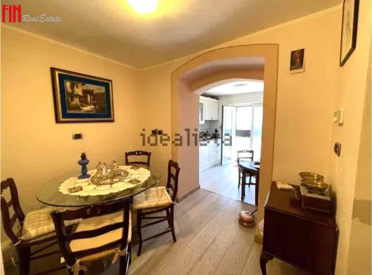 appartamento in vendita a Genova in zona Sturla