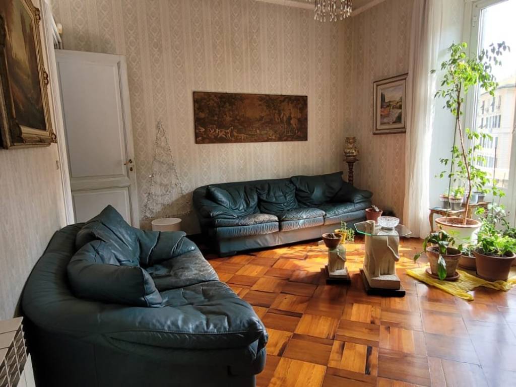 appartamento in vendita a Genova in zona San Vincenzo
