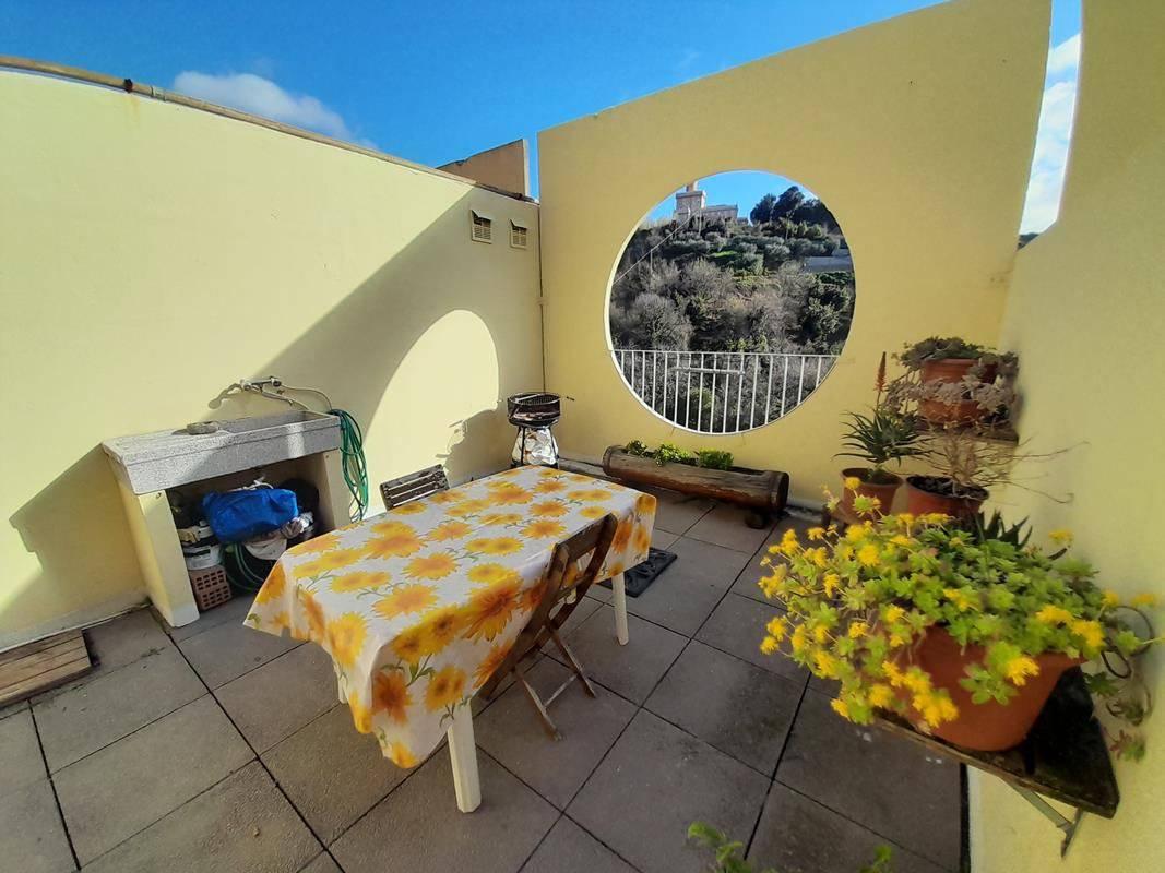 appartamento in vendita a Genova in zona Palmaro / Pra'