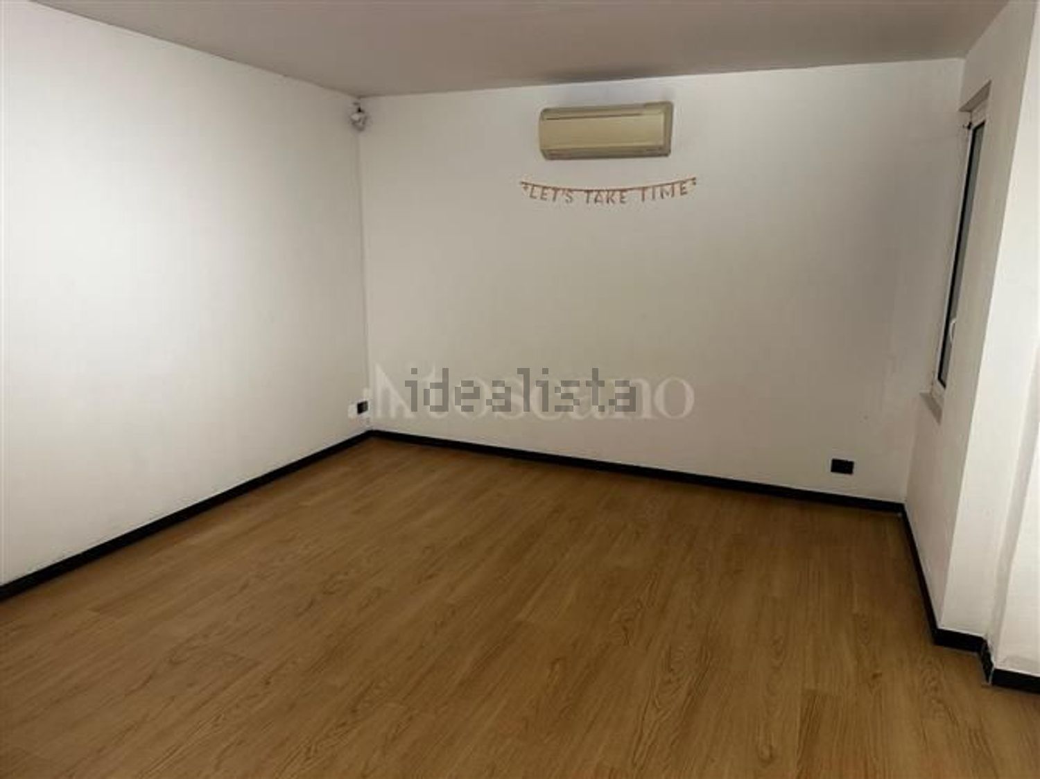 ufficio in vendita a Genova in zona Foce