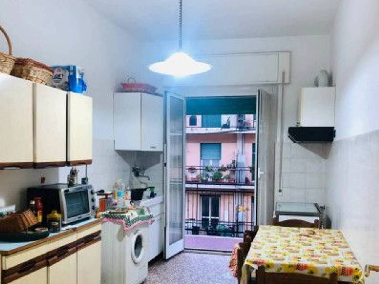 appartamento in vendita a Genova in zona Sestri Ponente