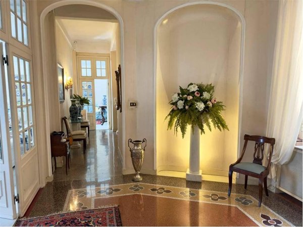 appartamento in vendita a Genova in zona San Vincenzo