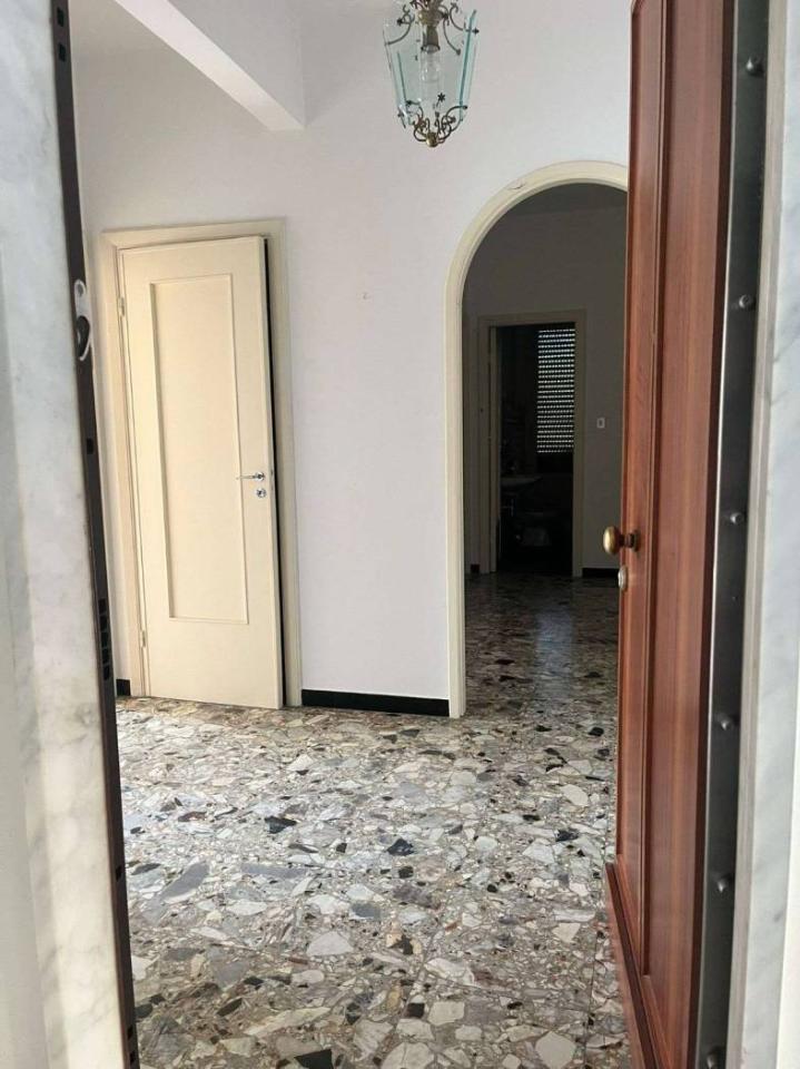 appartamento in vendita a Genova in zona Sturla