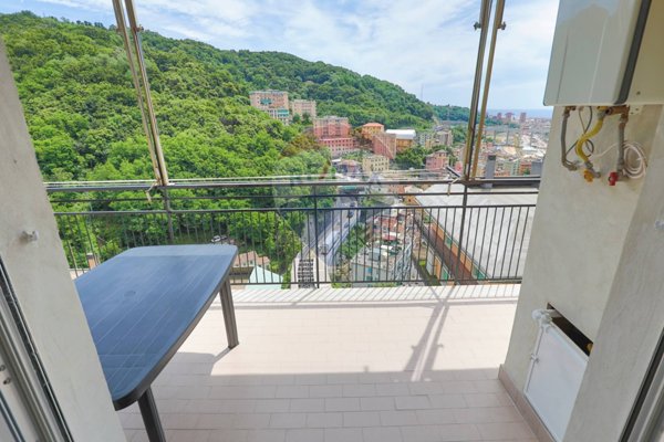 appartamento in vendita a Genova in zona Rivarolo