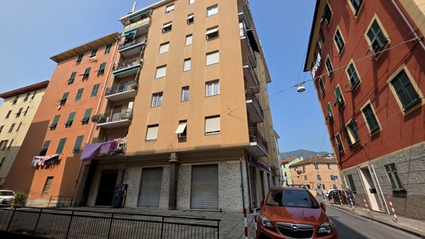 appartamento in vendita a Genova in zona Bolzaneto