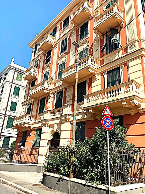 appartamento in vendita a Genova in zona Sestri Ponente