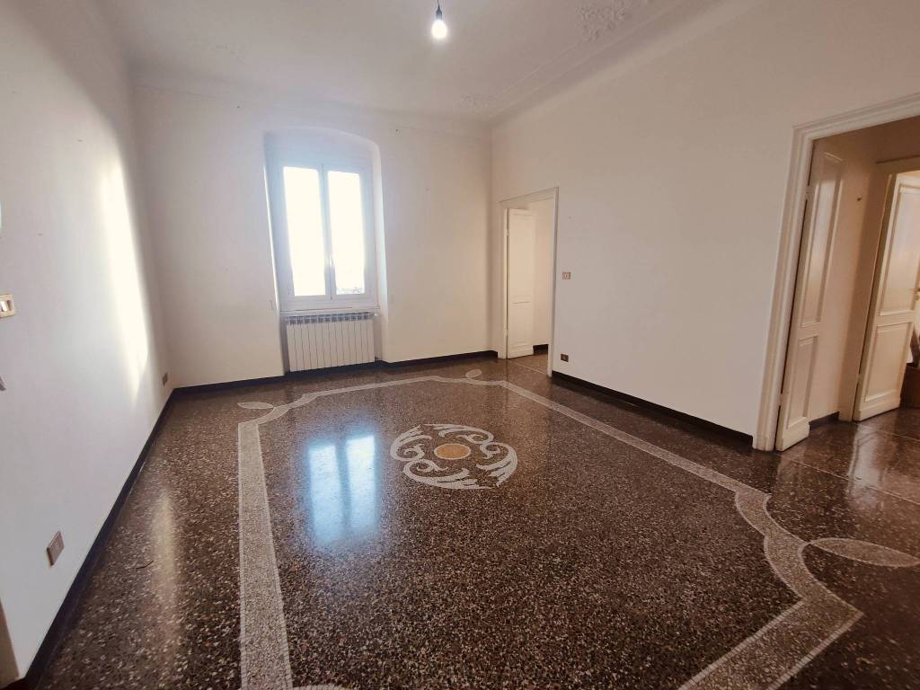 appartamento in vendita a Genova in zona Sestri Ponente