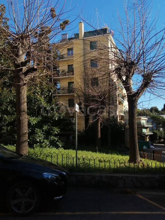 appartamento in vendita a Genova in zona Sestri Ponente