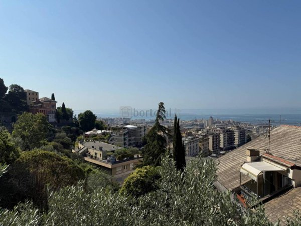 casa indipendente in vendita a Genova in zona Castelletto