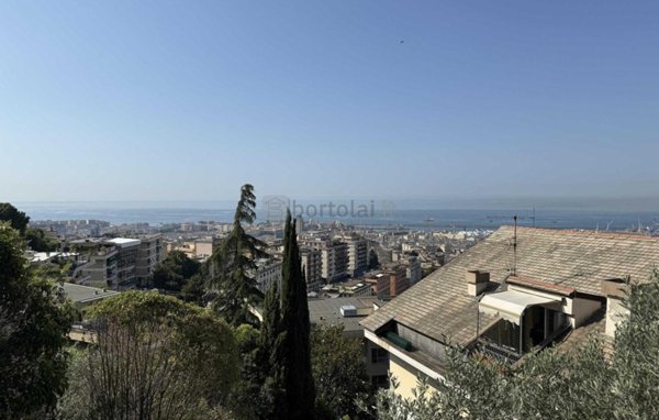 casa indipendente in vendita a Genova in zona Castelletto