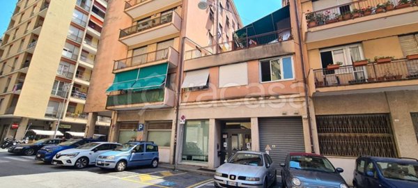 appartamento in vendita a Genova in zona Sestri Ponente