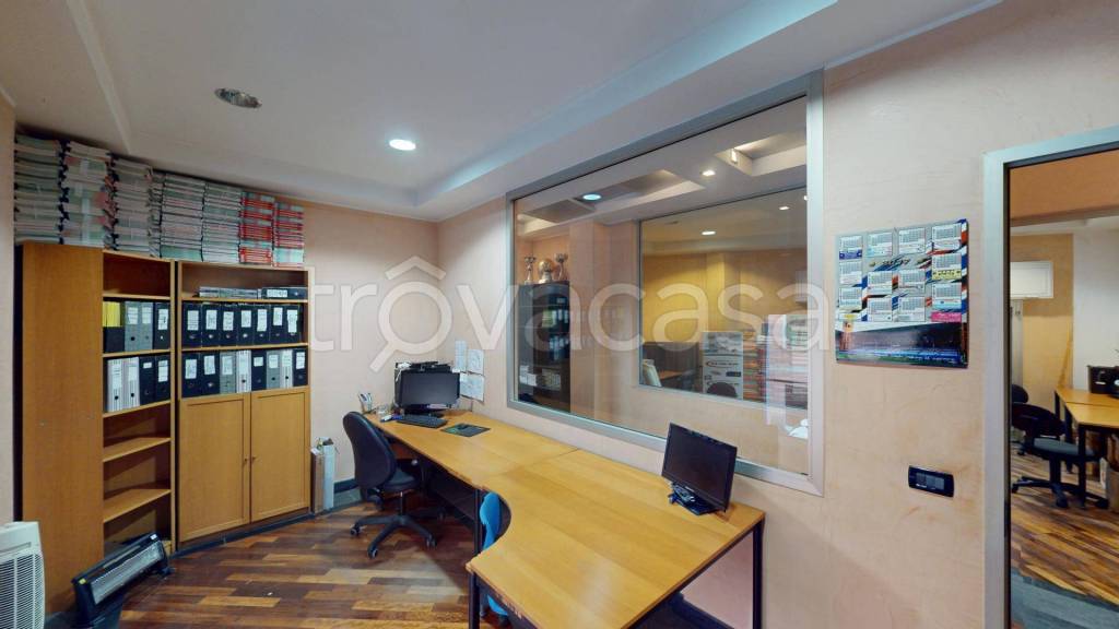 negozio in vendita a Genova in zona Sampierdarena