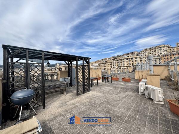 appartamento in vendita a Genova in zona Foce