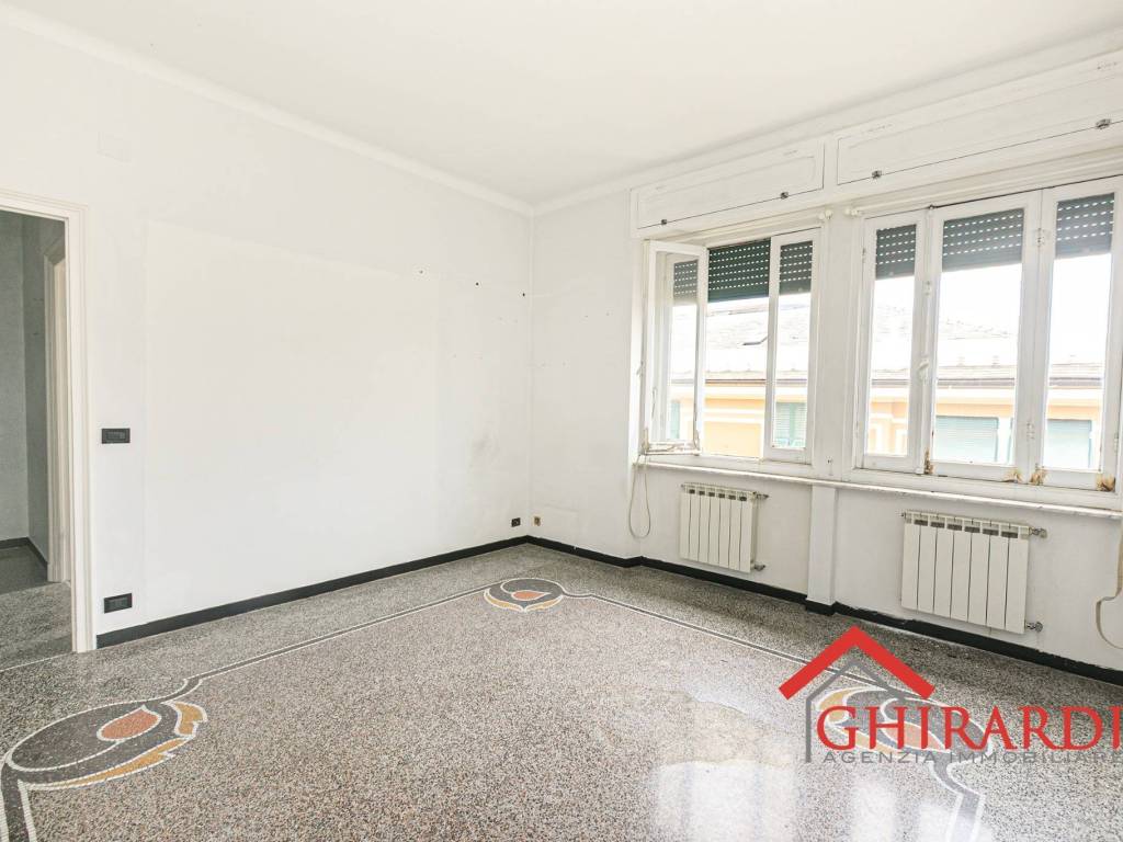 appartamento in vendita a Genova in zona Sestri Ponente