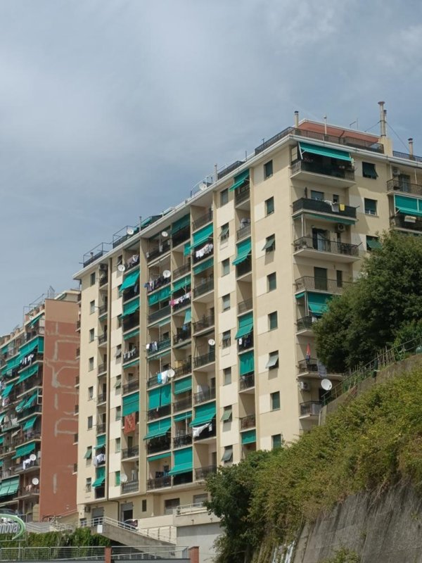 appartamento in vendita a Genova in zona Sestri Ponente