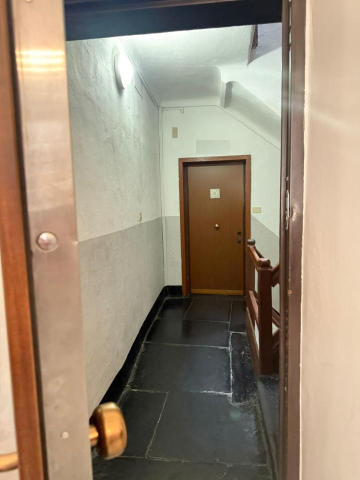 appartamento in vendita a Genova in zona Sottoripa / Maddalena / Molo