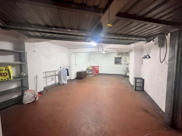 locale di sgombero in vendita a Genova in zona Staglieno