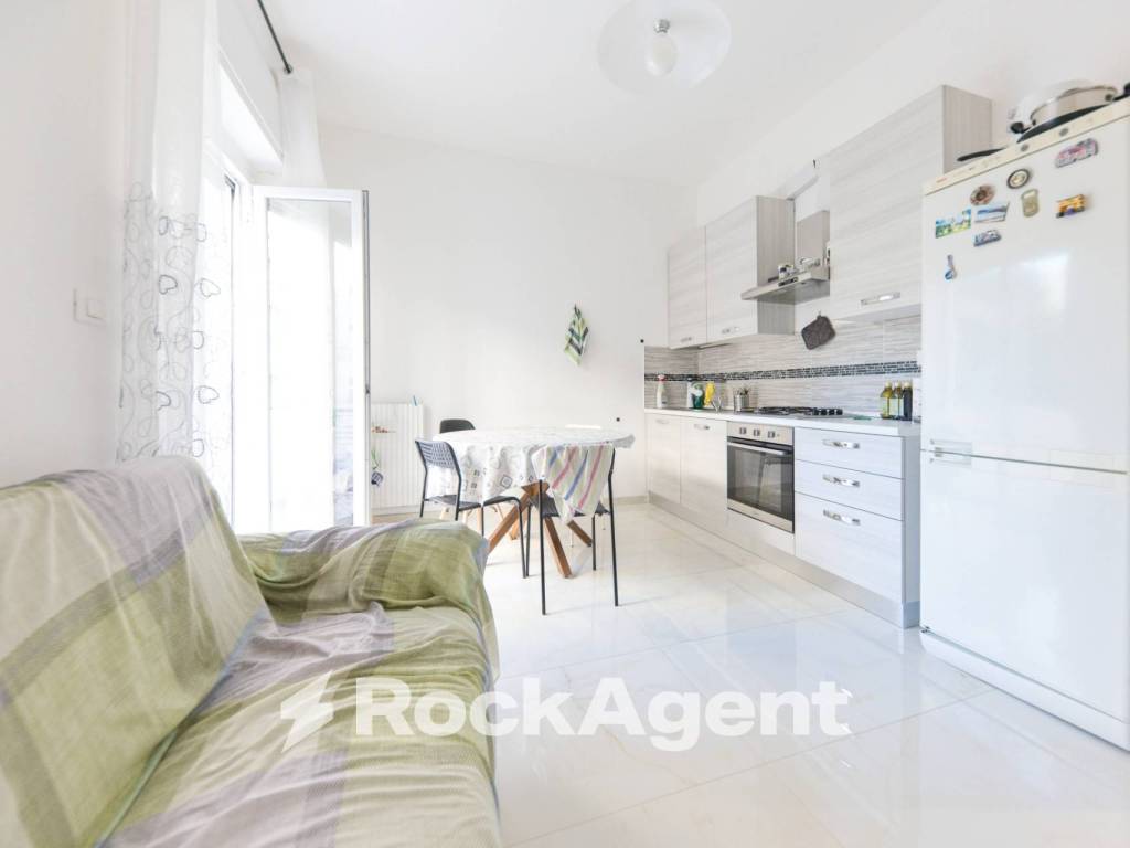 appartamento in vendita a Genova in zona Rivarolo