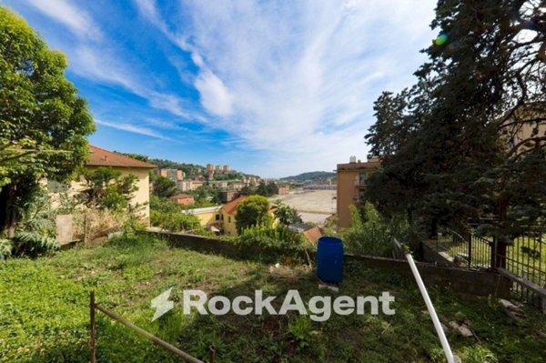 appartamento in vendita a Genova in zona Bolzaneto