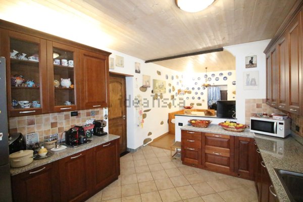 appartamento in vendita a Genova in zona Acquasanta