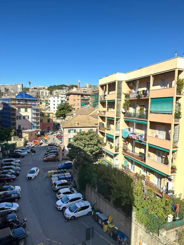 appartamento in vendita a Genova in zona Sturla