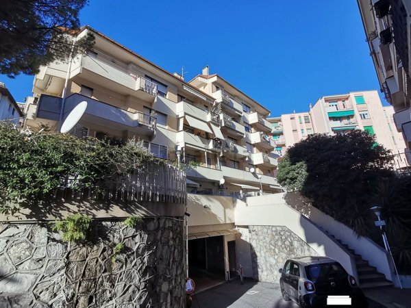 appartamento in vendita a Genova in zona Sturla