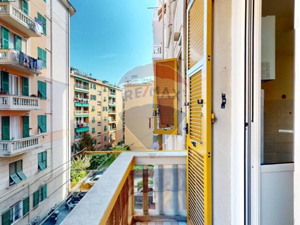 appartamento in vendita a Genova in zona Sestri Ponente