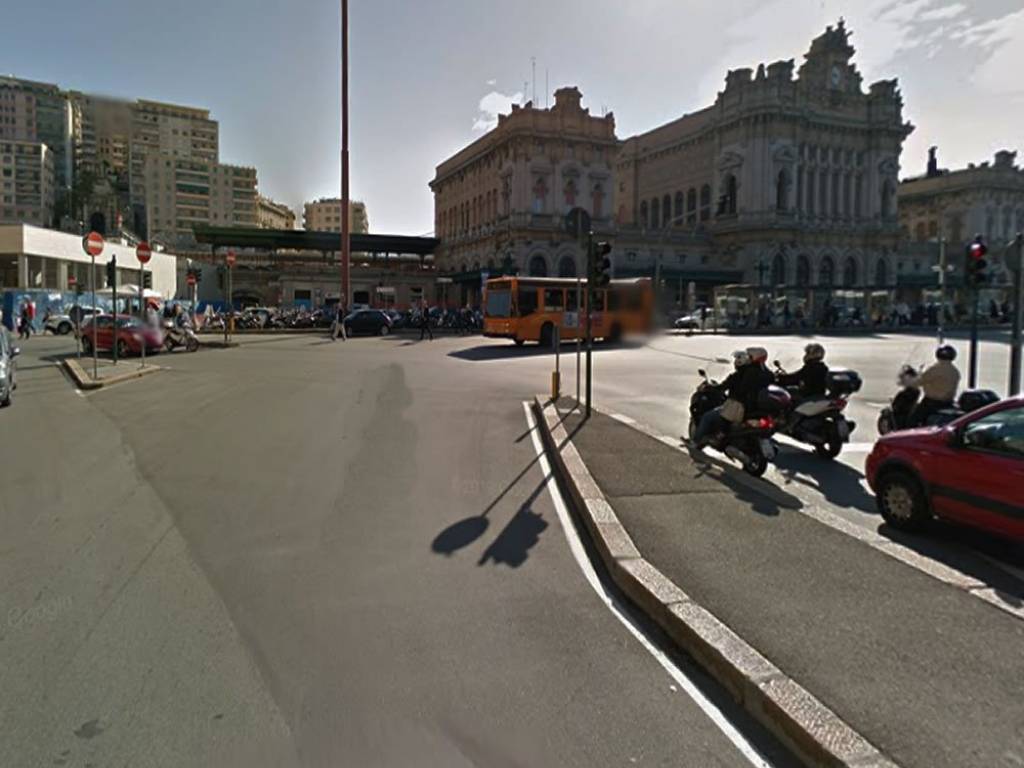 negozio in vendita a Genova in zona San Vincenzo