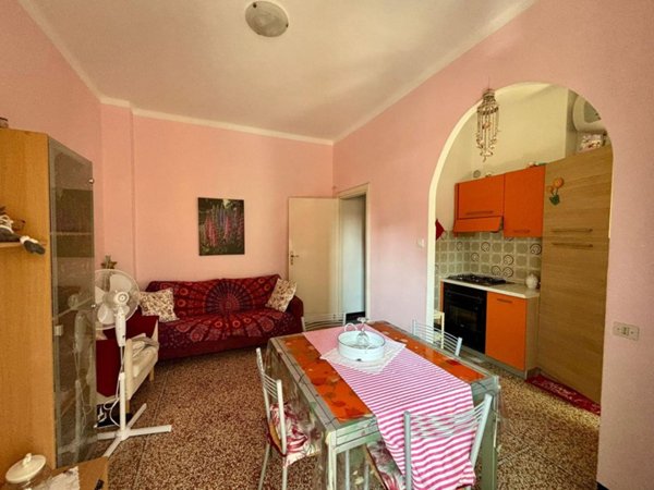 appartamento in vendita a Genova in zona Sestri Ponente