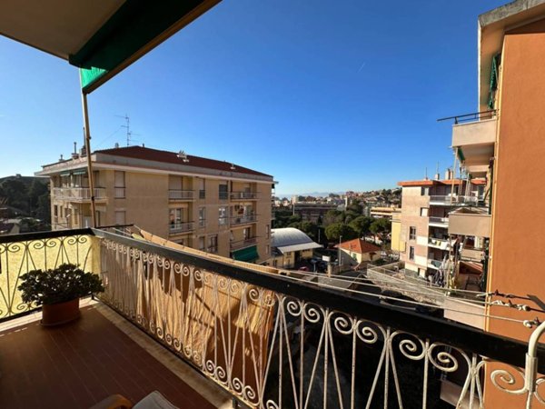 appartamento in vendita a Genova in zona Sestri Ponente