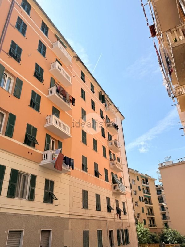 appartamento in vendita a Genova in zona Sestri Ponente