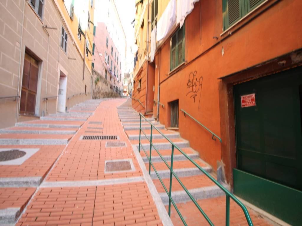 negozio in vendita a Genova in zona DiNegro