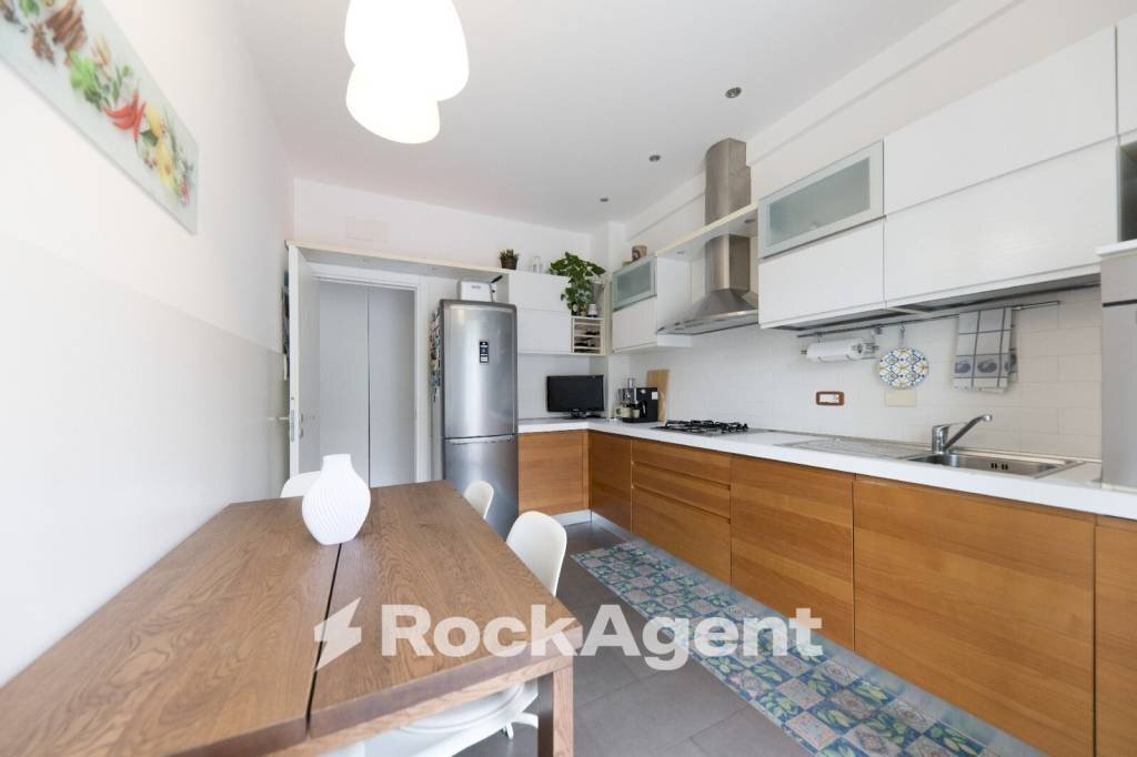 casa indipendente in vendita a Genova in zona Molassana