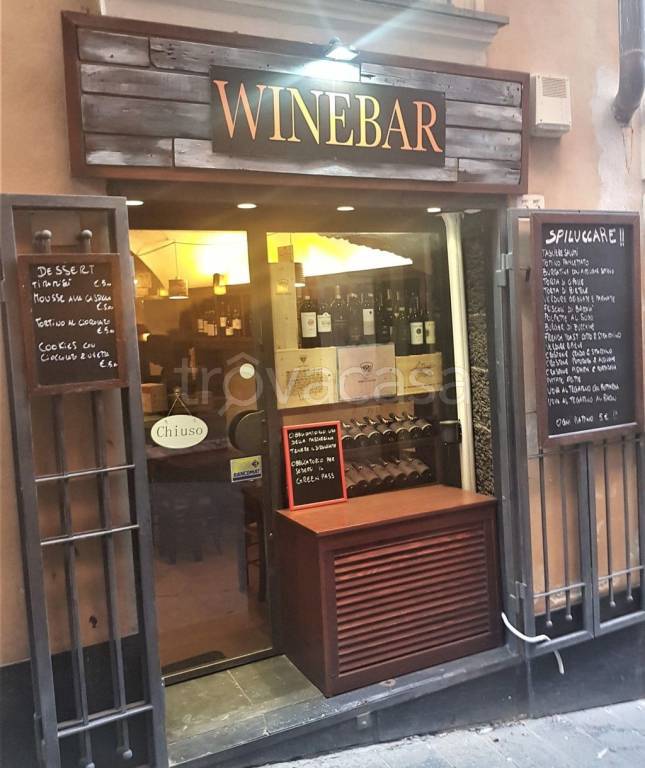 appartamento in vendita a Genova in zona Sottoripa / Maddalena / Molo