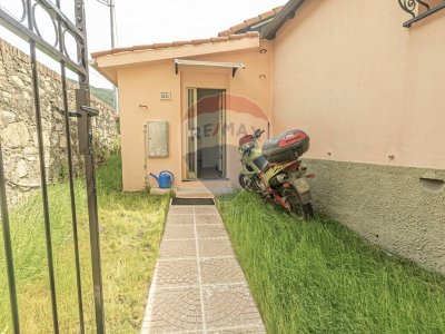 appartamento in vendita a Genova in zona Struppa