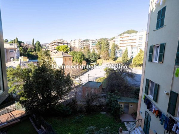appartamento in vendita a Genova in zona Sestri Ponente