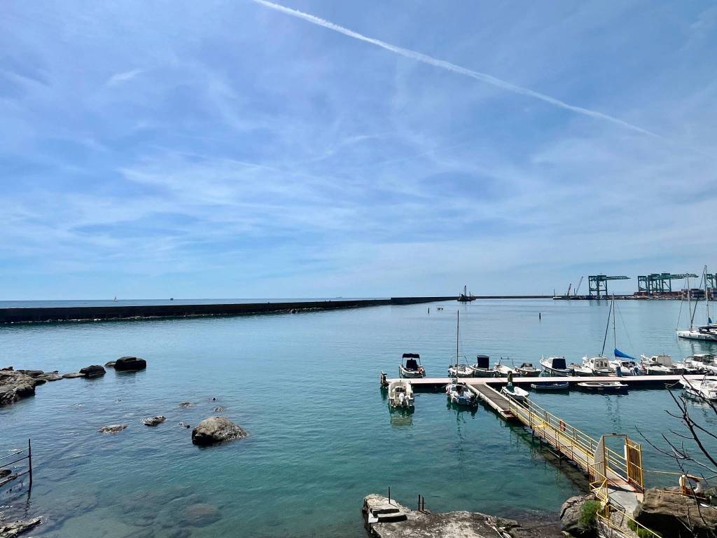 appartamento in vendita a Genova in zona Pegli