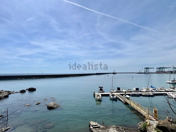 appartamento in vendita a Genova in zona Pegli