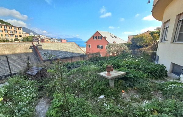 appartamento in vendita a Genova in zona Sturla