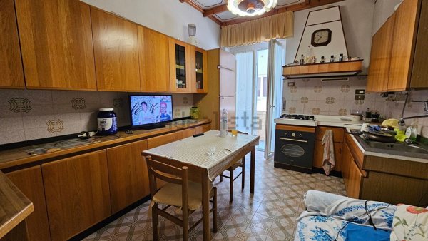 appartamento in vendita a Genova in zona Rivarolo