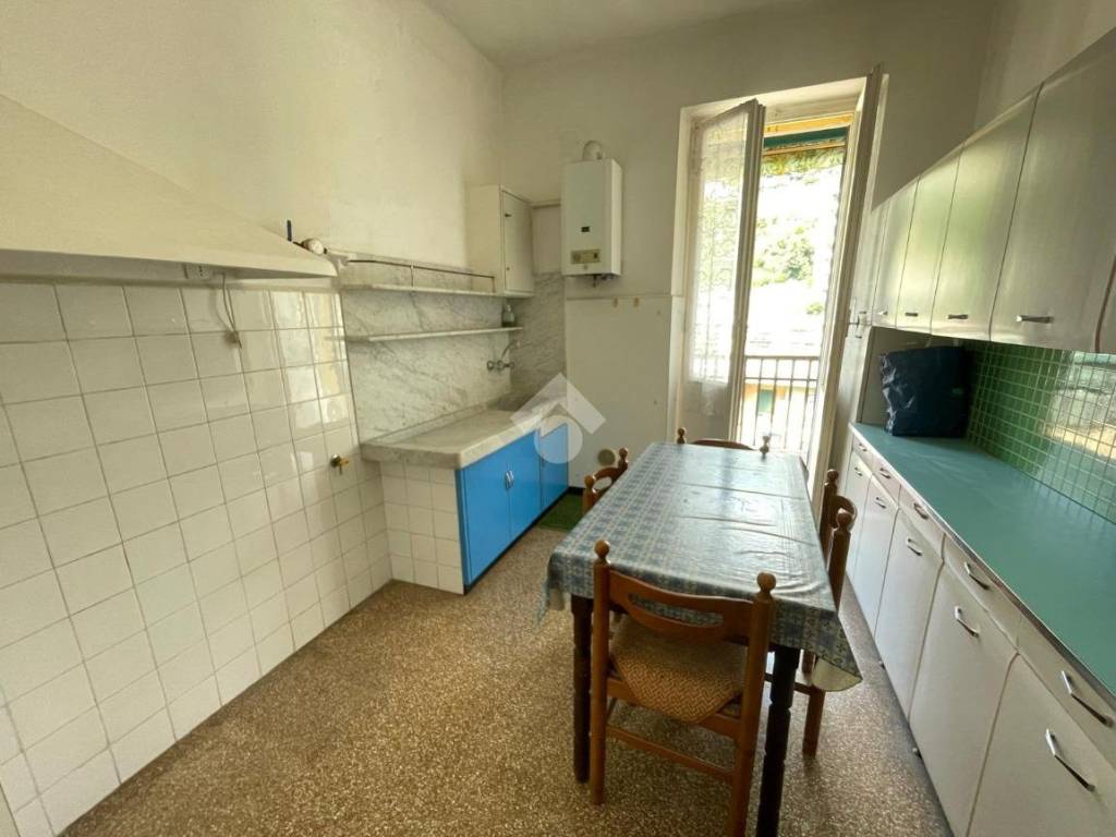 appartamento in vendita a Genova in zona Quezzi